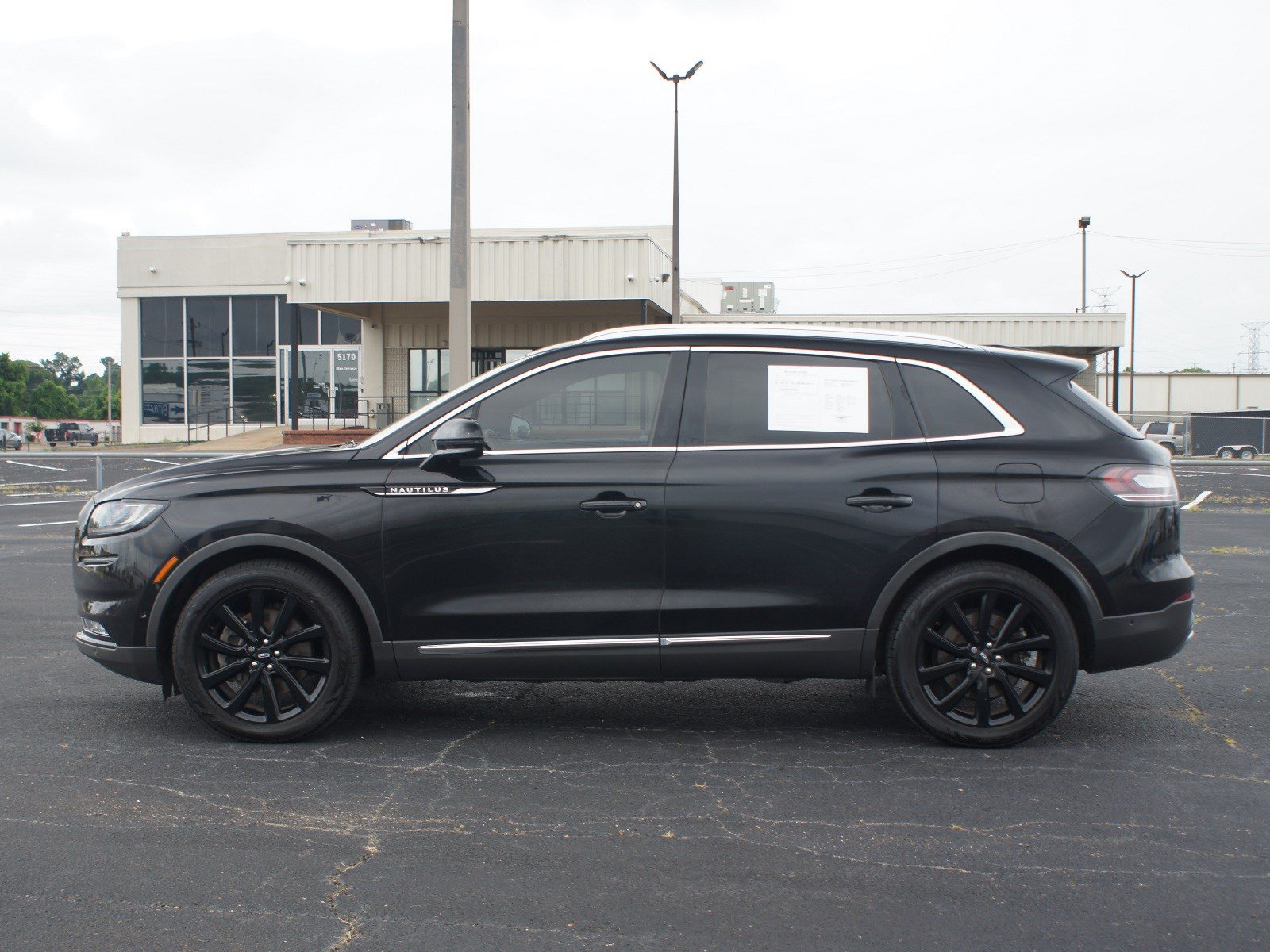 Used 2021 Lincoln Nautilus Reserve w/ Equipment Group 202A AWD/4WD image 12
