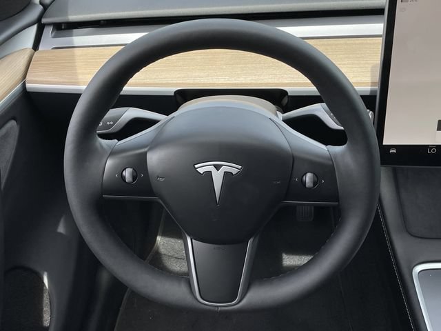 Used 2024 Tesla Model Y Long Range AWD/4WD image 12