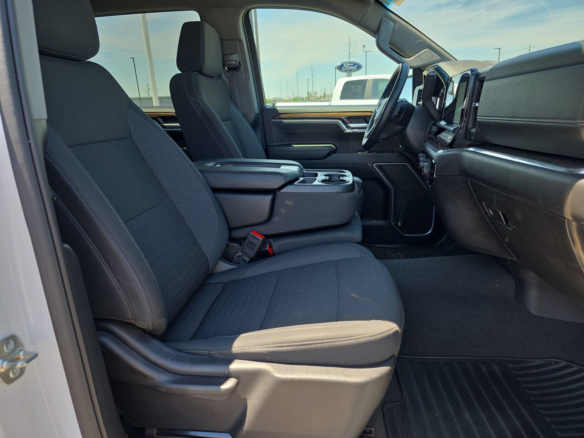 Used 2025 Chevrolet Silverado 1500 LT AWD/4WD image 15