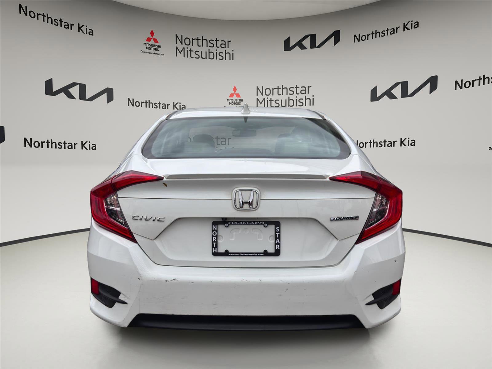 Used 2016 Honda Civic Touring image 3