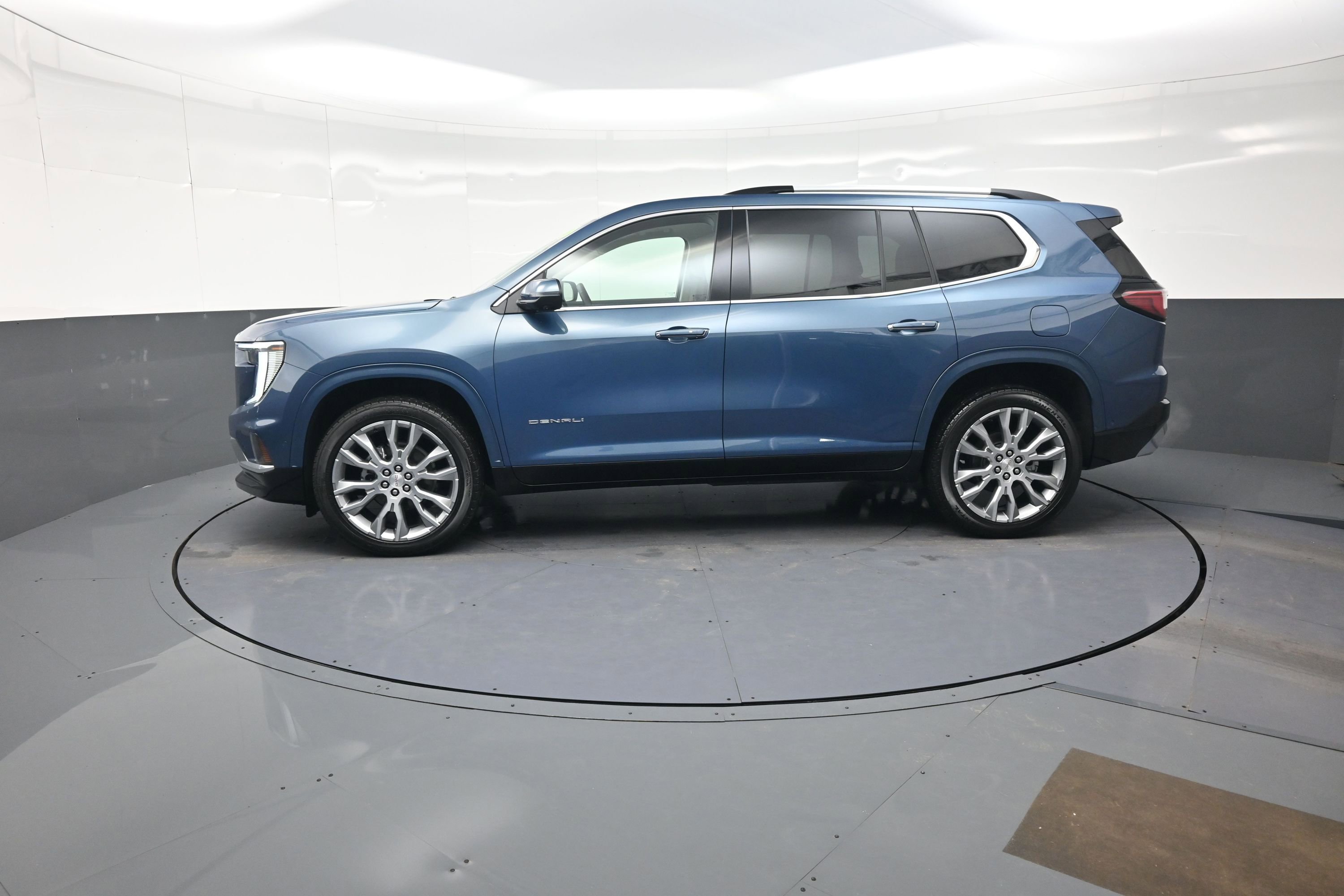 Used 2025 GMC Acadia Denali w/ Super Cruise Package AWD/4WD image 6