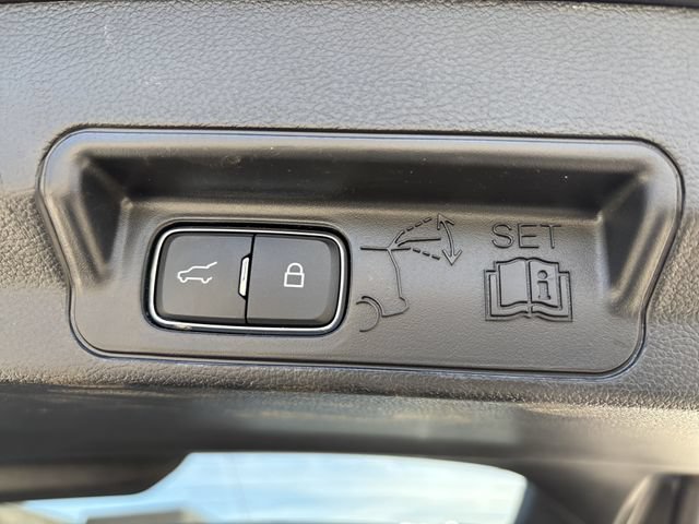 Certified 2022 Ford Explorer Platinum w/ Equipment Group 601A AWD/4WD image 50