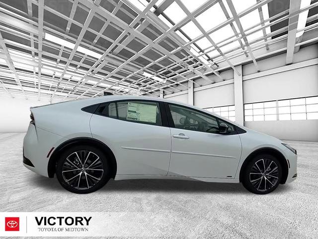 Used 2026 Toyota Prius XLE image 2