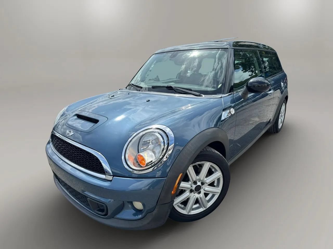 Used 2011 MINI Cooper Clubman S FWD image 1