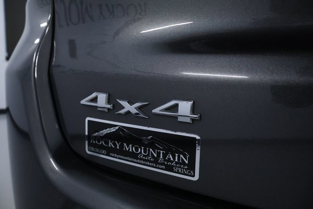 Used 2023 Jeep Compass Limited image 12