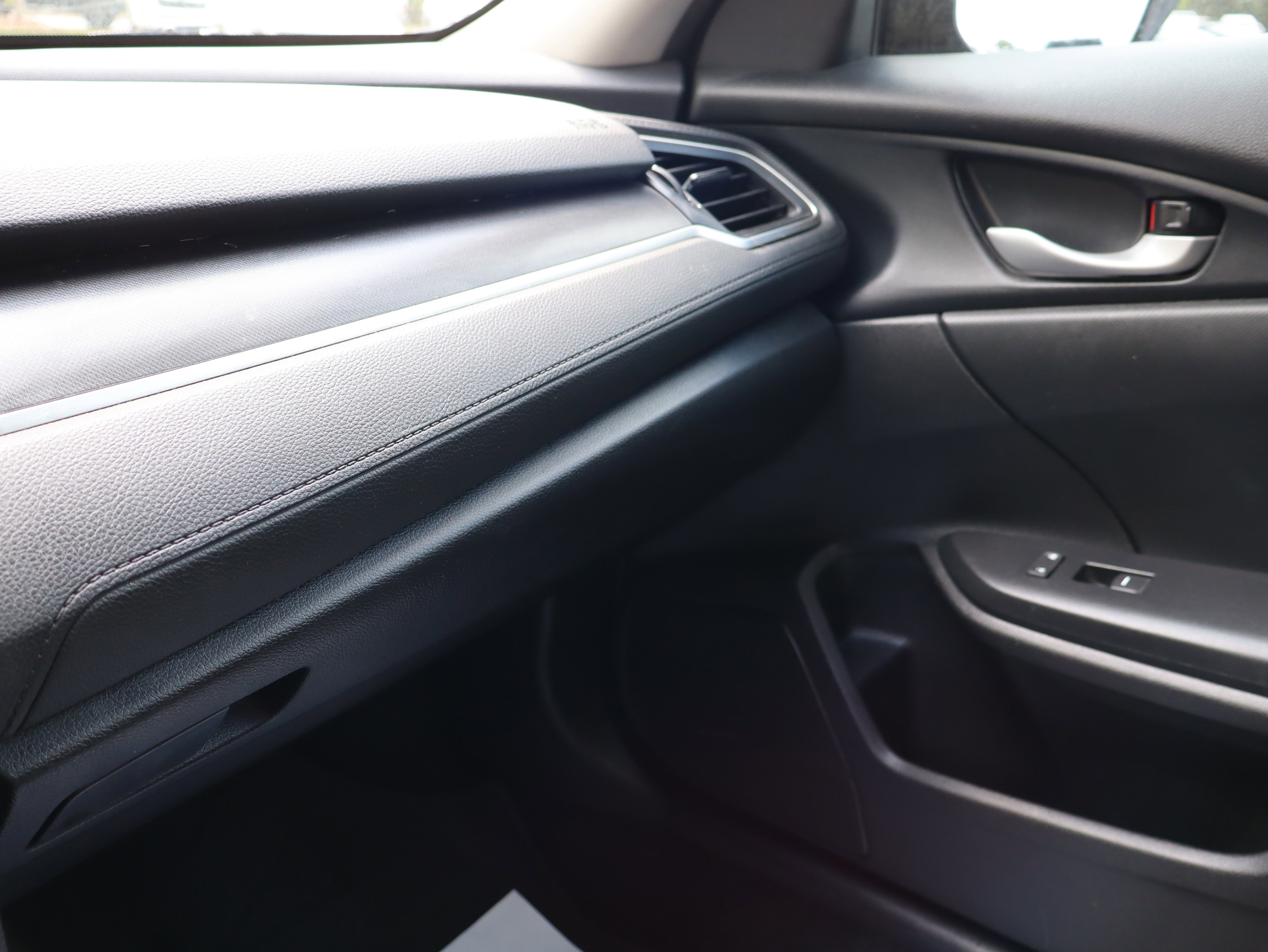 Used 2018 Honda Civic LX image 33