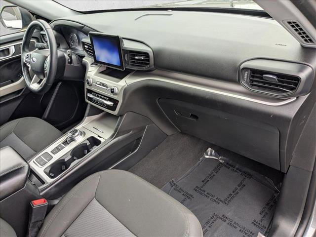 Used 2022 Ford Explorer XLT image 22