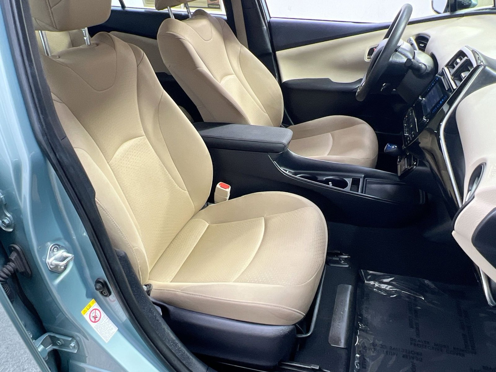 Used 2019 Toyota Prius LE image 31