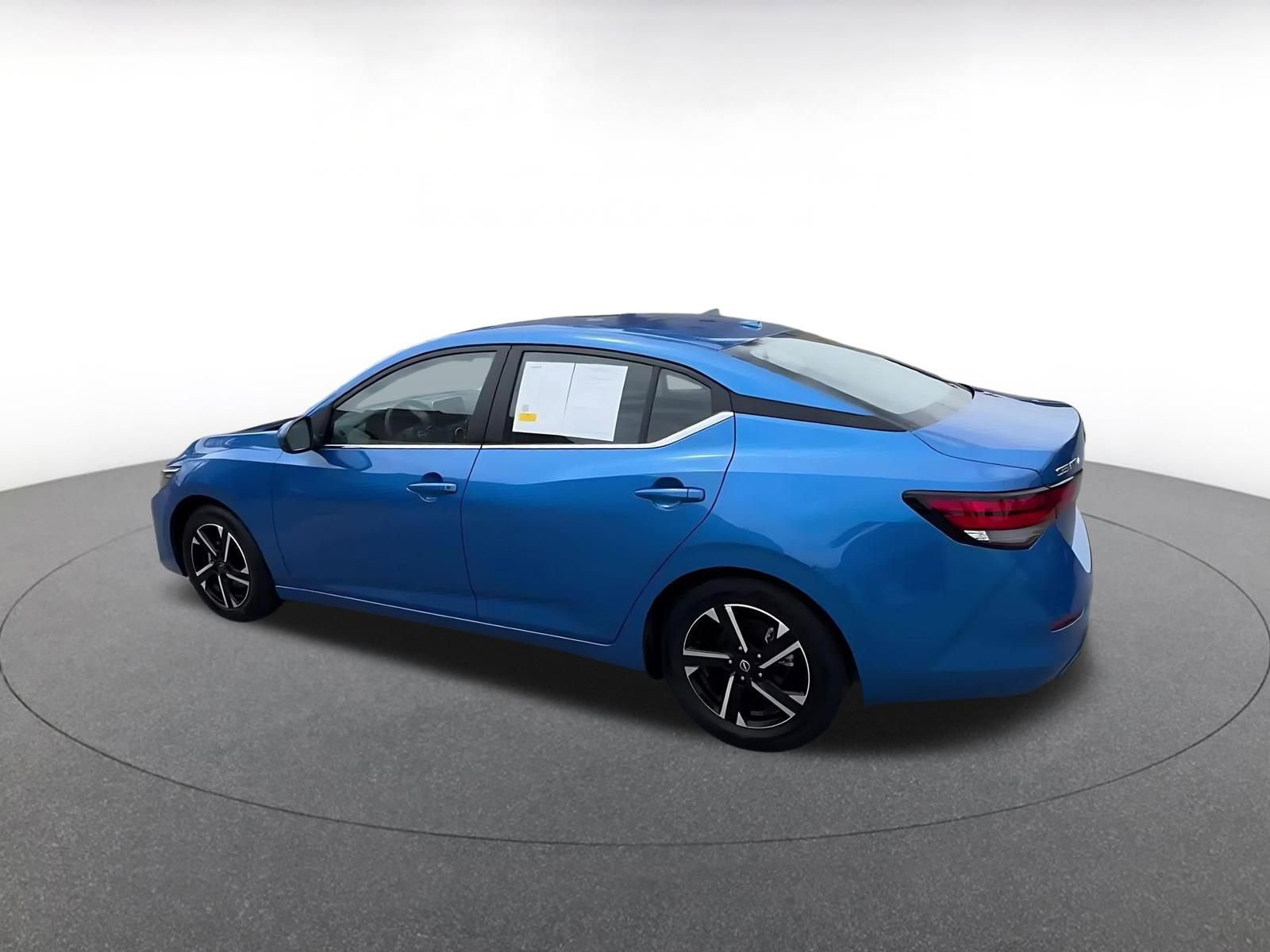 Used 2025 Nissan Sentra SV FWD image 10