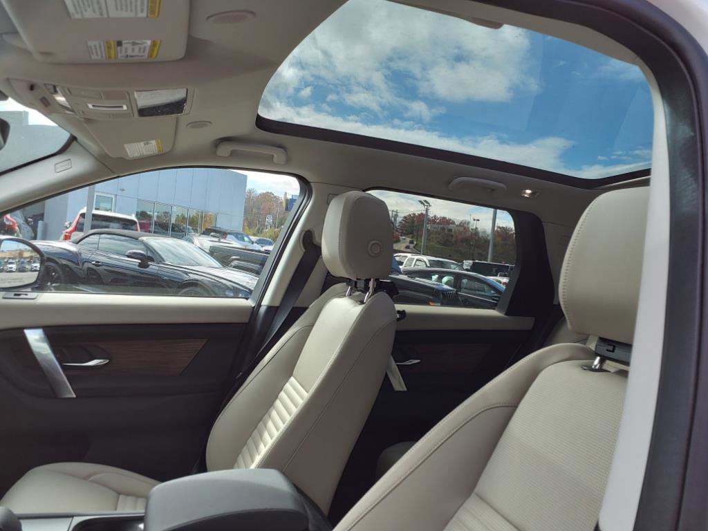 Used 2025 Land Rover Discovery Sport S image 11