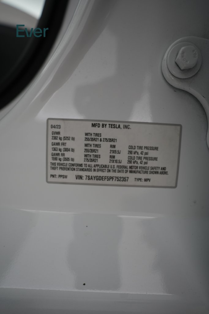 Used 2023 Tesla Model Y Performance AWD/4WD image 29