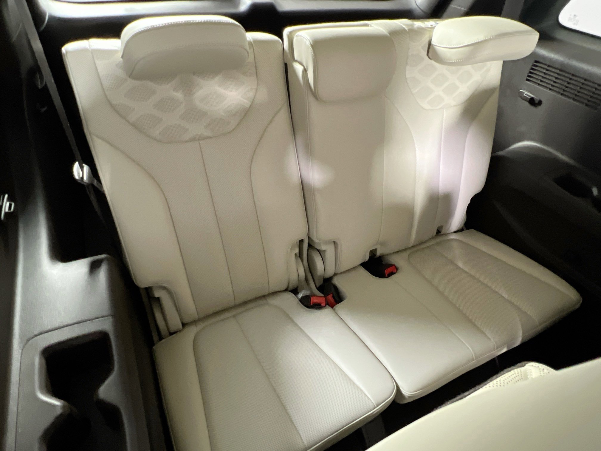 Used 2020 Hyundai Palisade Limited w/ Winter Weather Package image 26