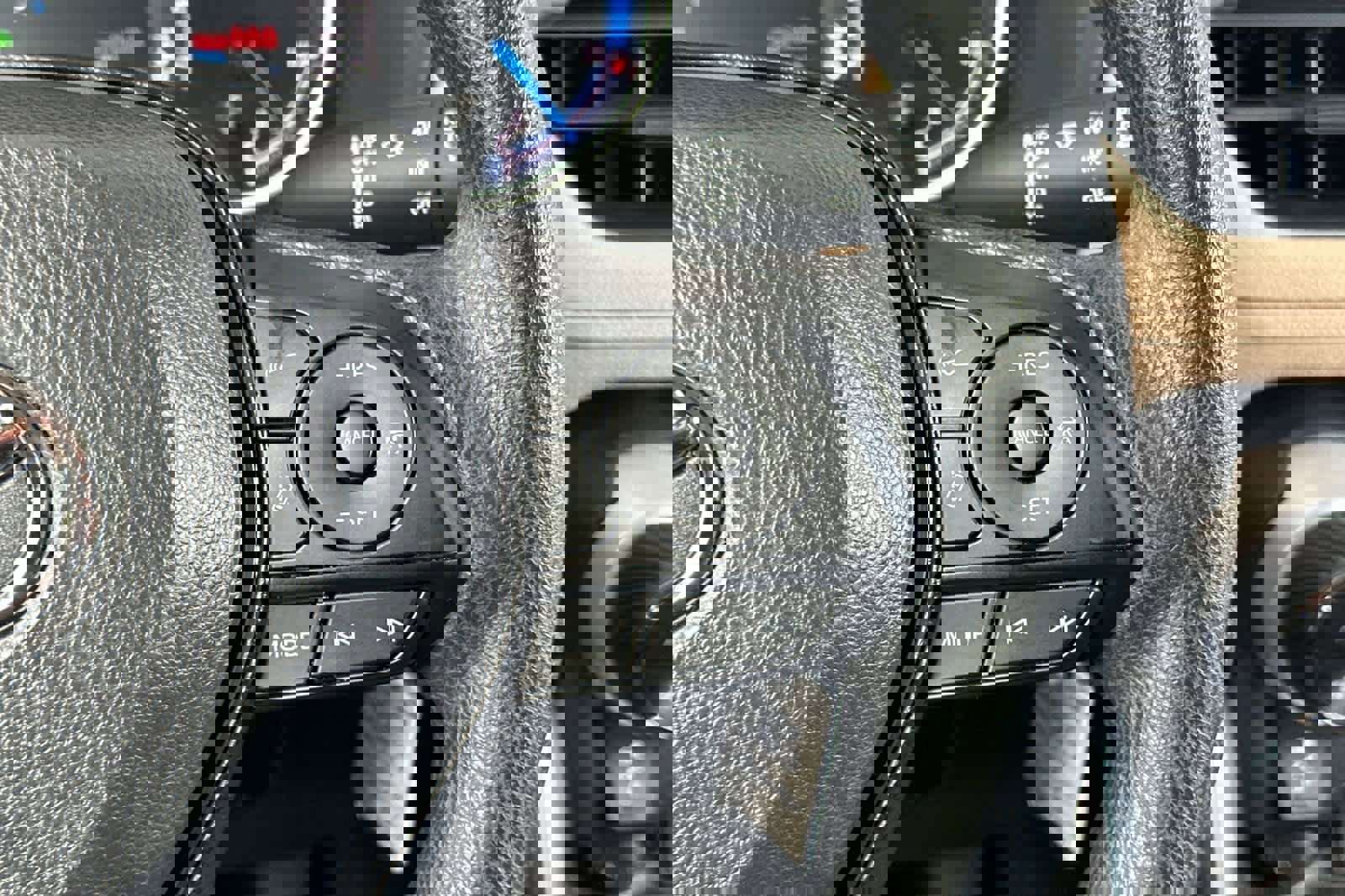 Used 2025 Toyota RAV4 LE AWD/4WD image 26