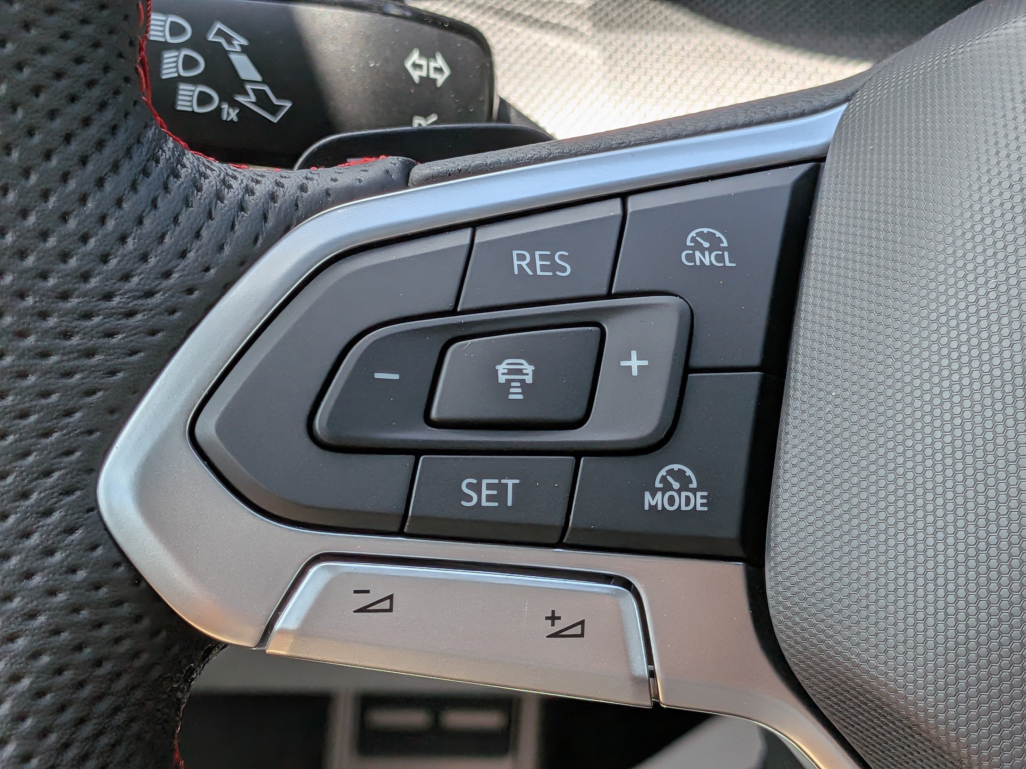 New 2026 Volkswagen GTI SE FWD image 26