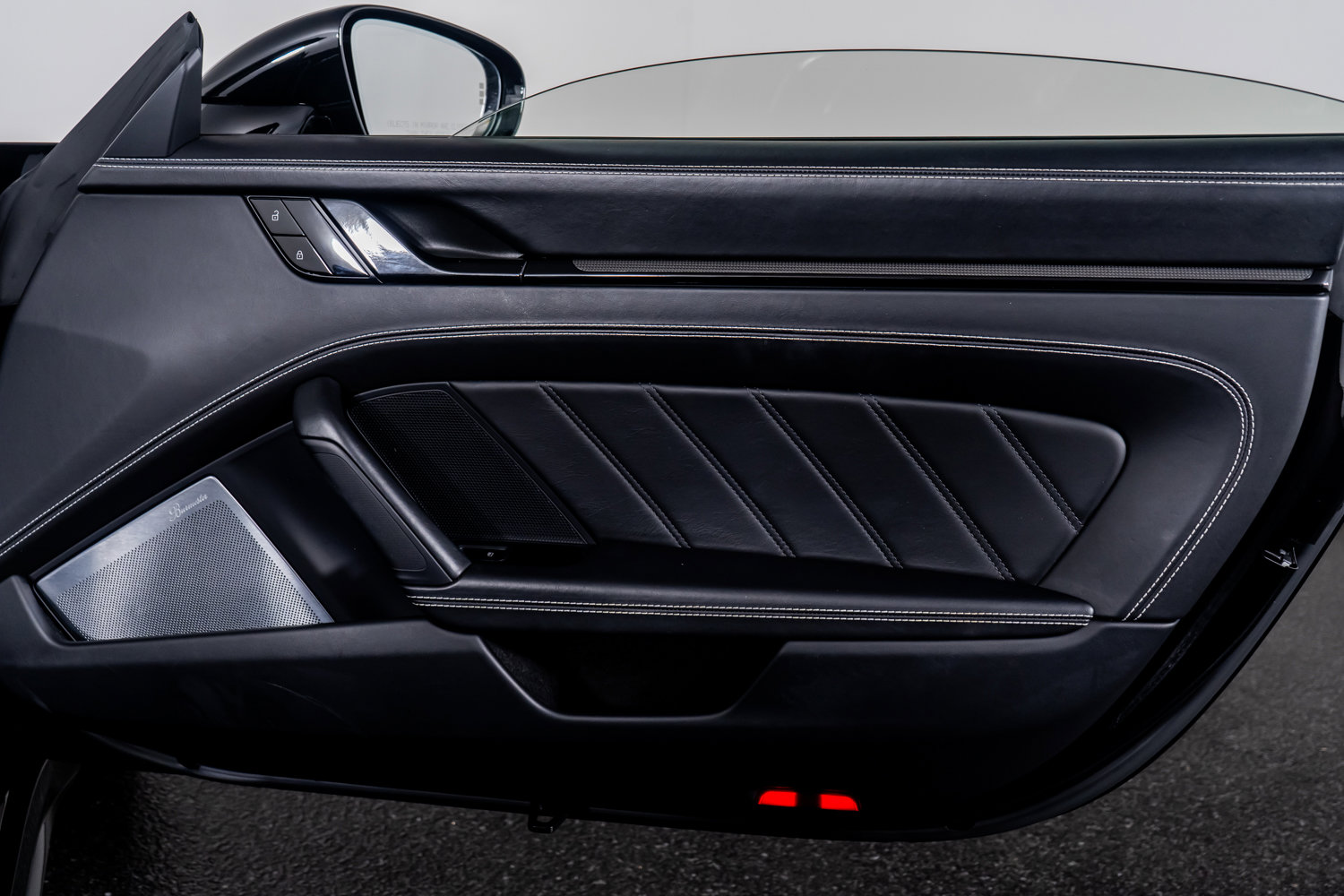 Used 2021 Porsche 911 Turbo S image 28