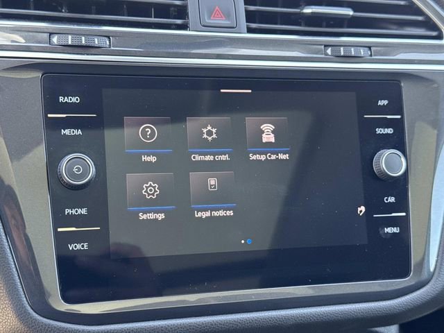 Used 2023 Volkswagen Tiguan SE w/ Panoramic Sunroof Package FWD image 11