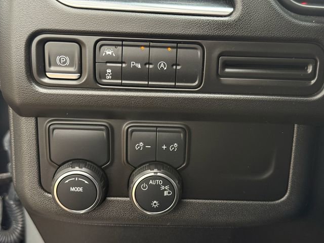 Used 2024 Chevrolet Suburban RST image 23