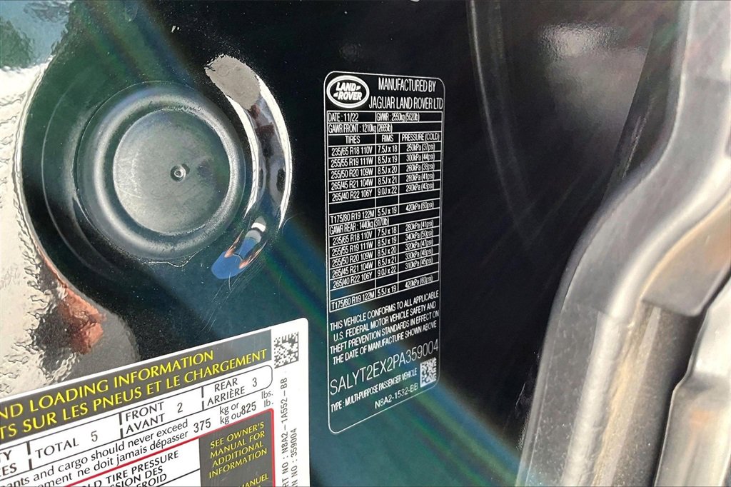 Used 2023 Land Rover Range Rover Velar R-Dynamic S image 17