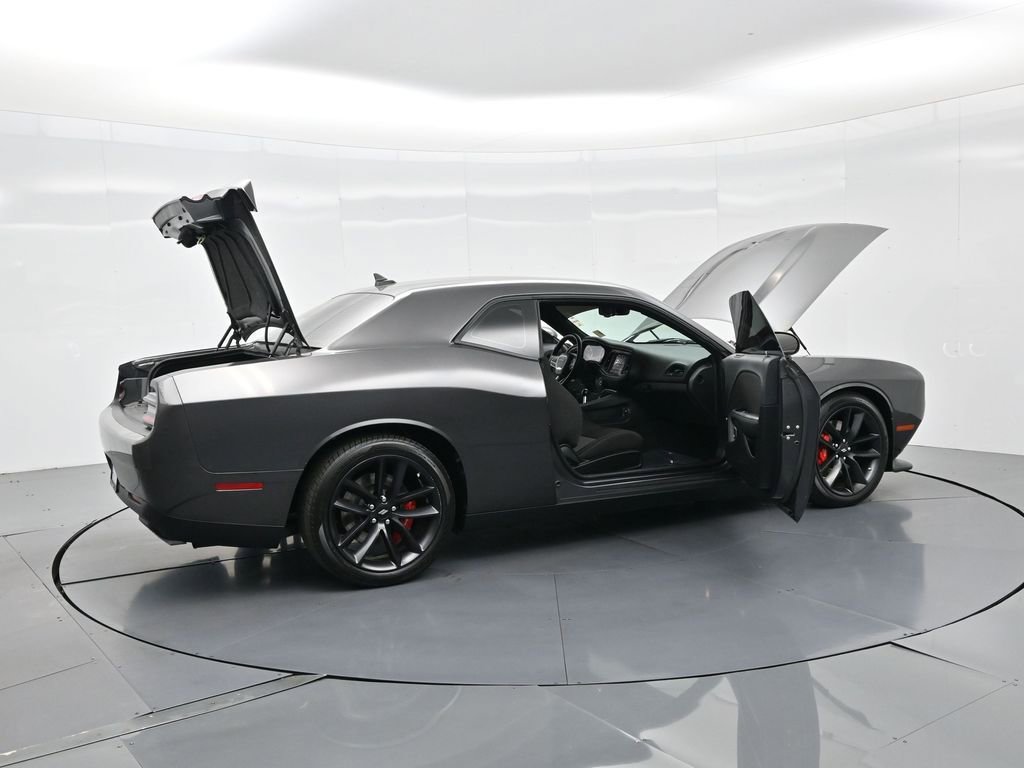 Used 2022 Dodge Challenger R/T w/ Performance Handling Group image 4