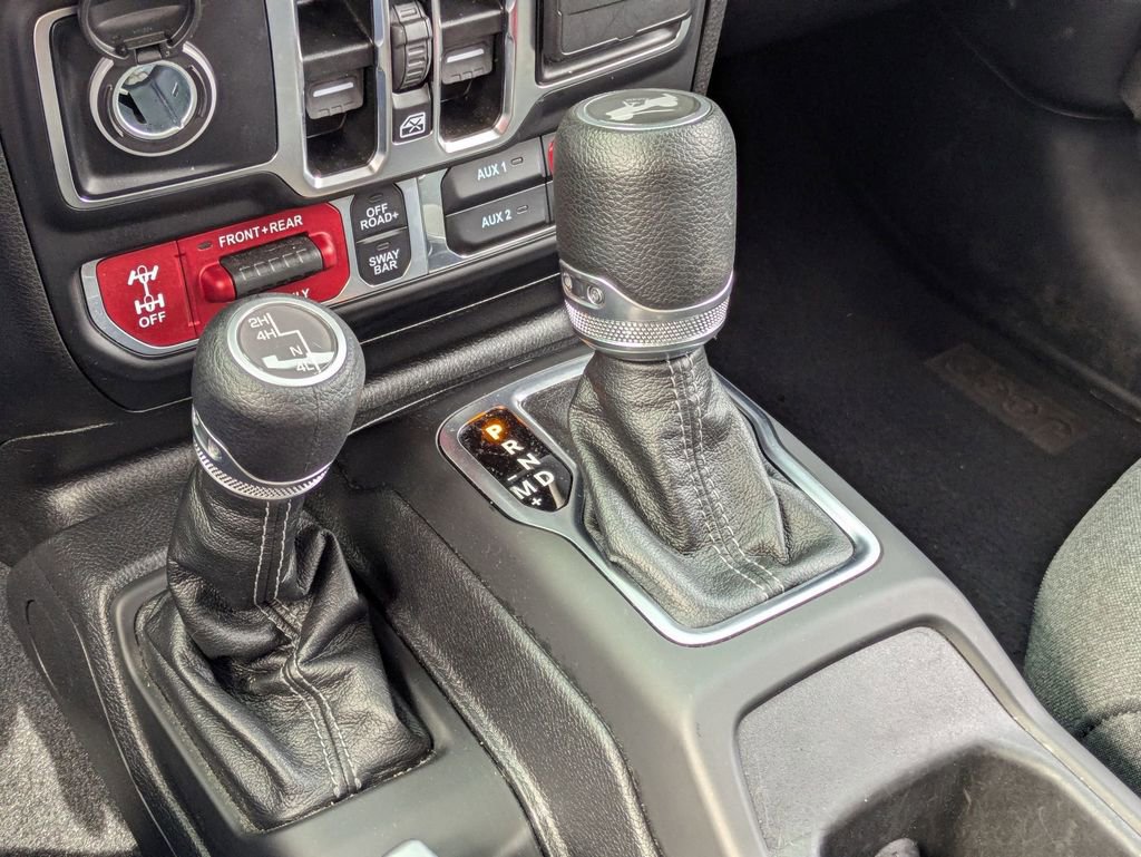 Used 2025 Jeep Wrangler Unlimited Rubicon w/ Convenience Group AWD/4WD image 23