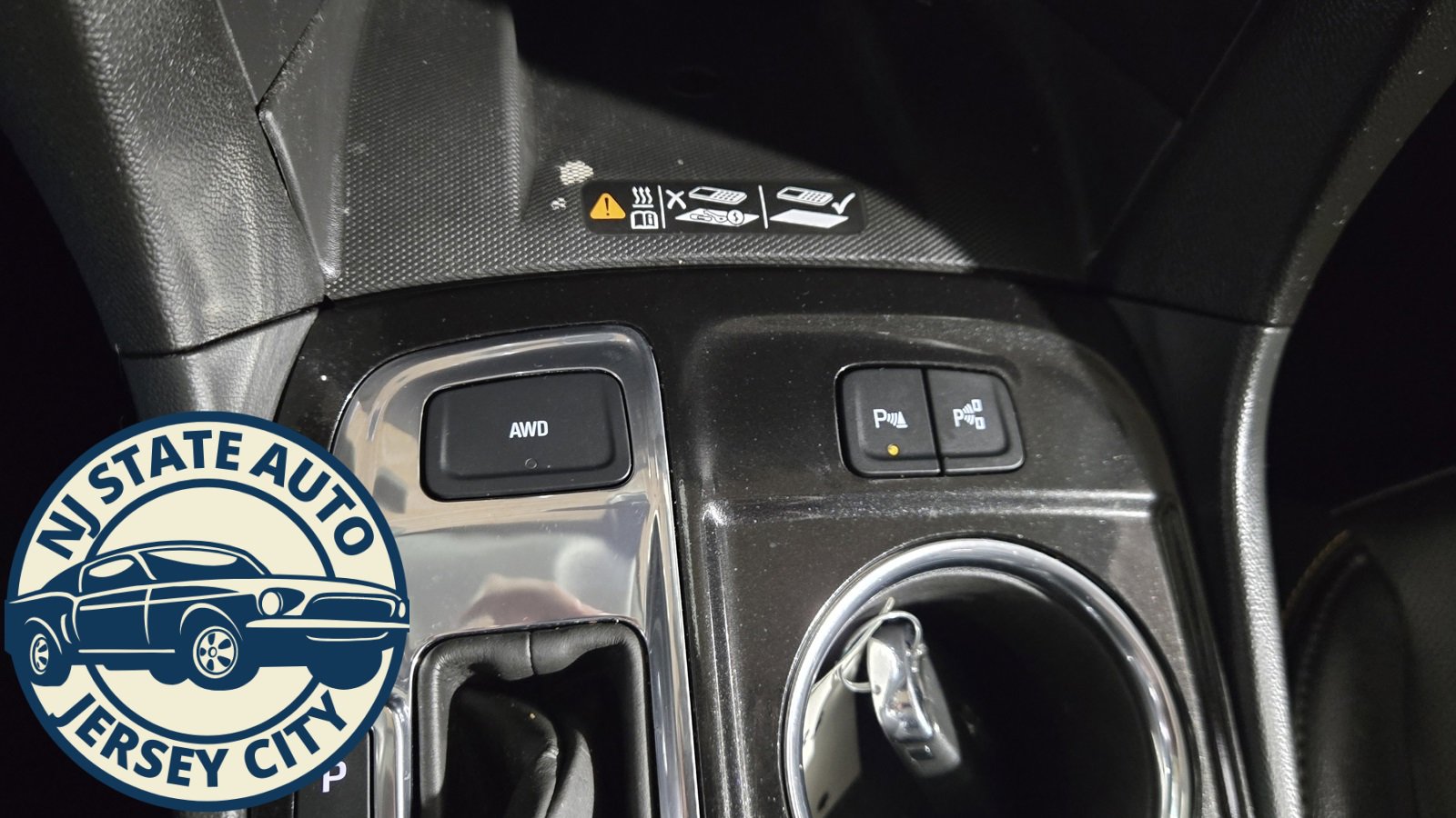 Used 2024 Chevrolet Equinox Premier image 16