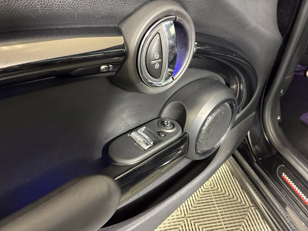 Used 2019 MINI Cooper John Cooper Works w/ Signature Upholstery Package FWD image 23