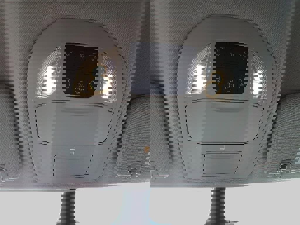 Used 2024 Chrysler Pacifica Touring-L image 36