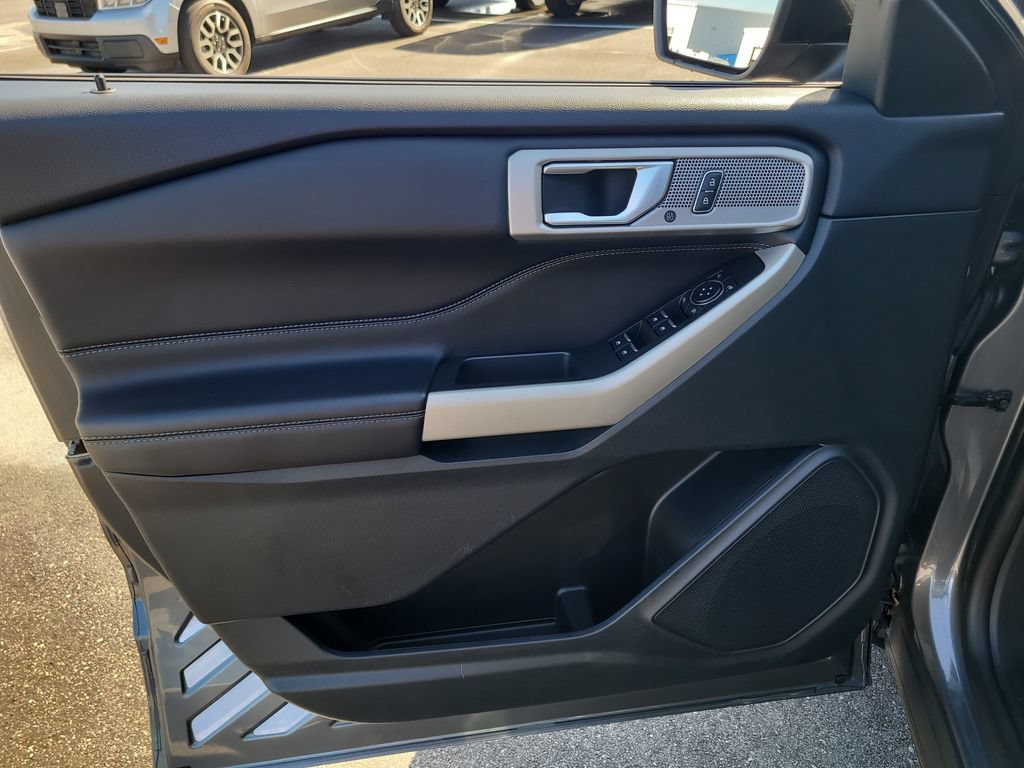 Certified 2024 Ford Explorer Limited RWD image 15