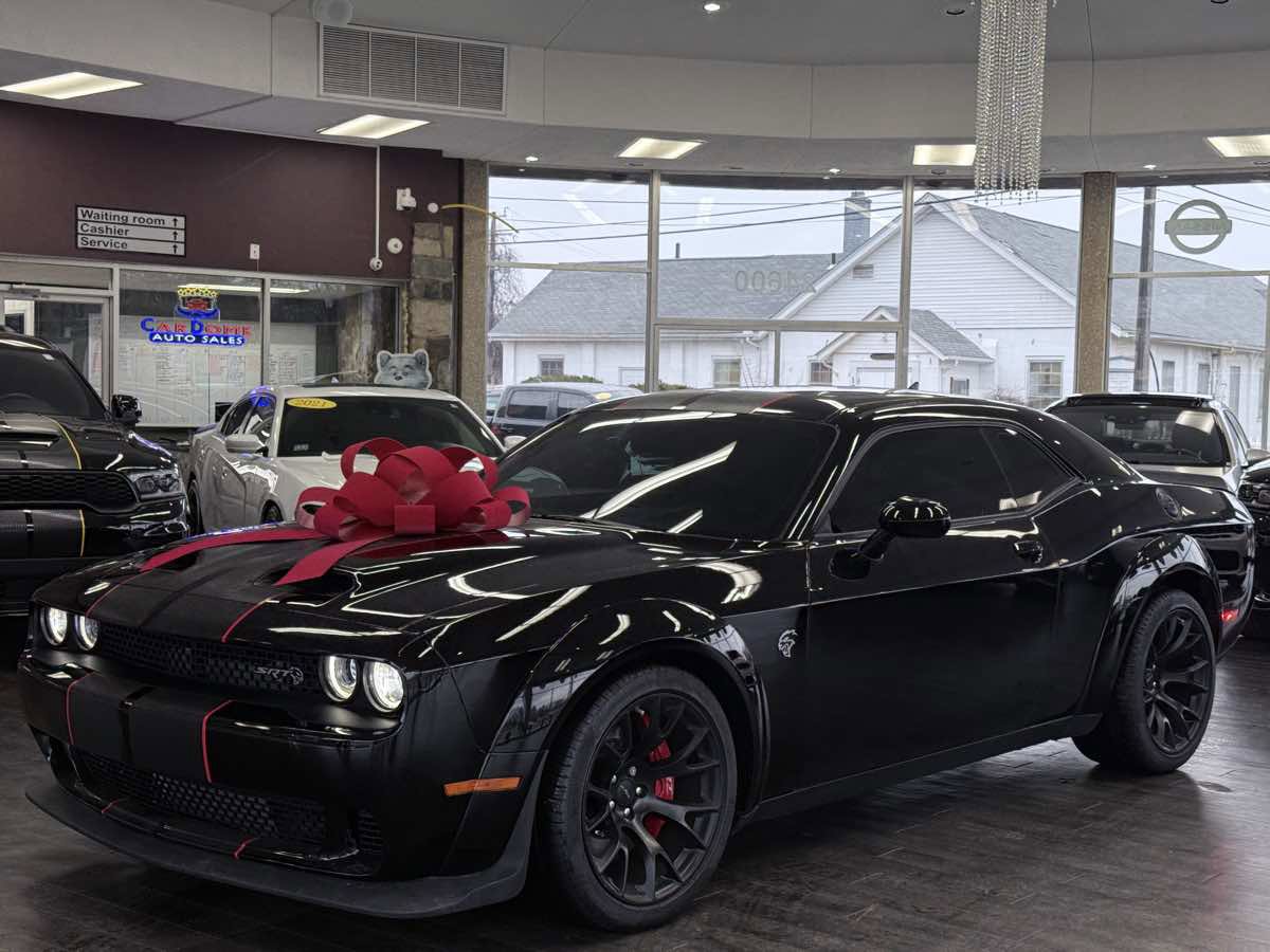 Used 2023 Dodge Challenger SRT Hellcat RWD image 2