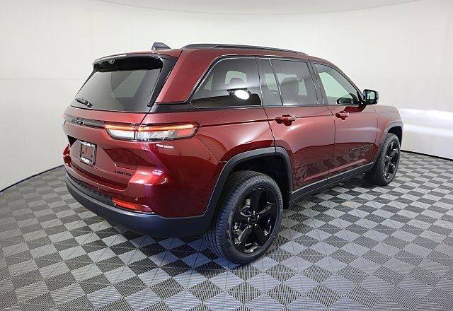 New 2025 Jeep Grand Cherokee Limited image 4