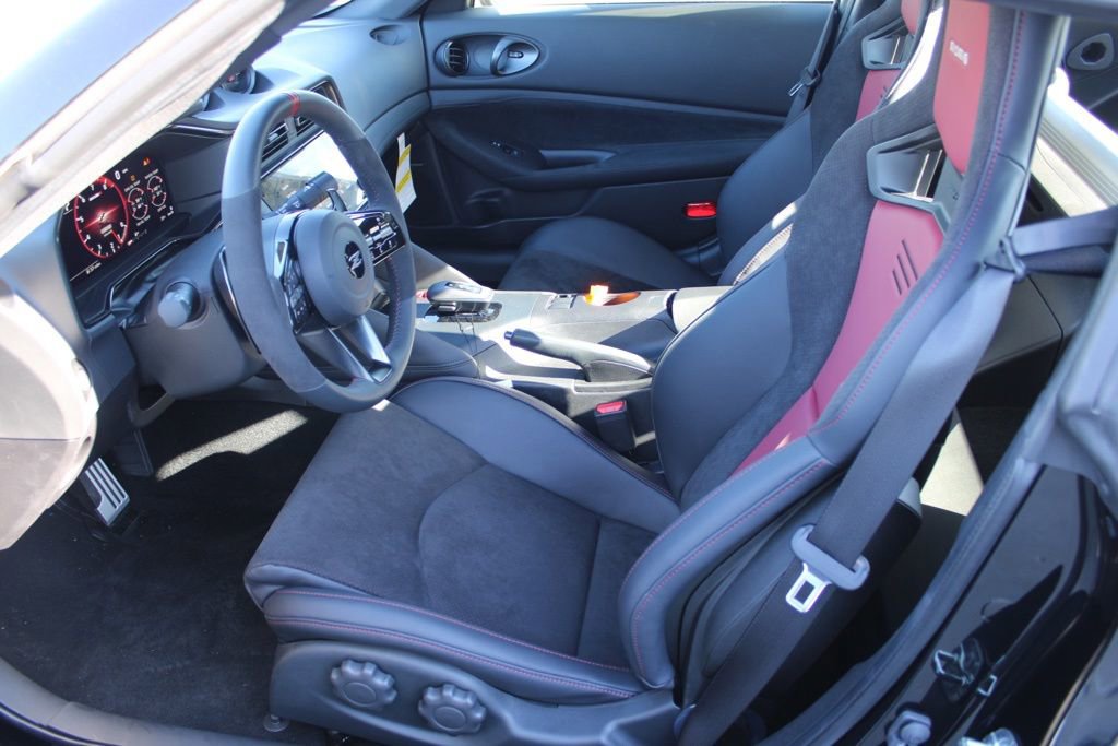 New 2025 Nissan Z NISMO w/ Floor Mat Package image 8