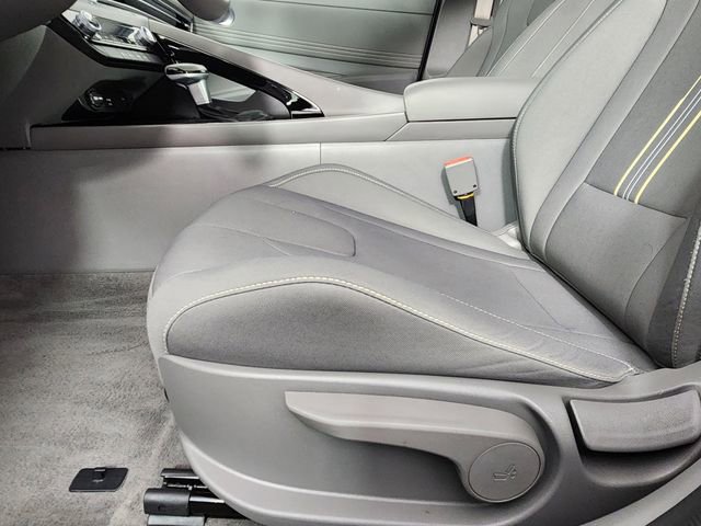 Certified 2025 Hyundai Elantra SEL FWD image 11