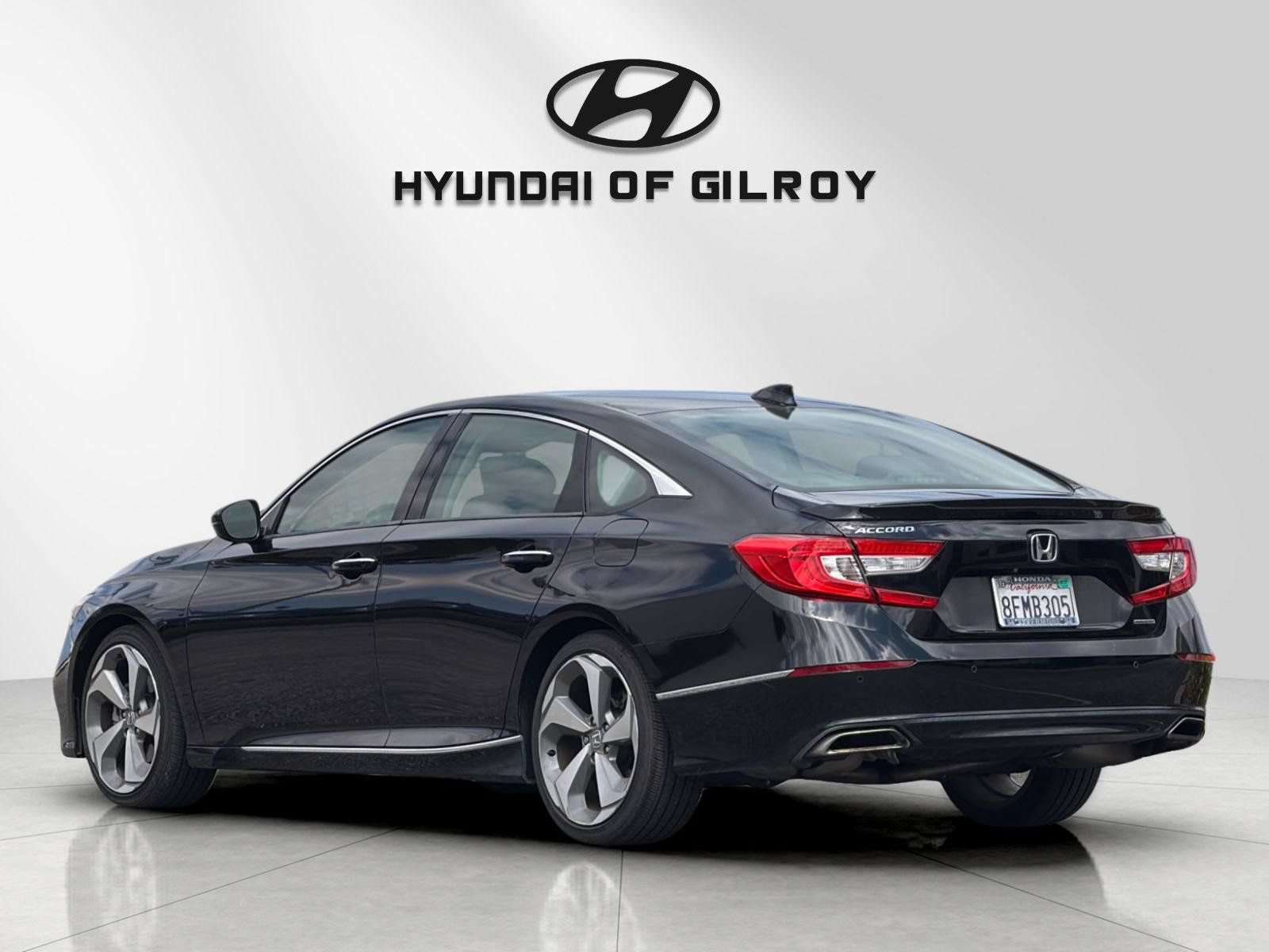 Used 2018 Honda Accord Touring image 3