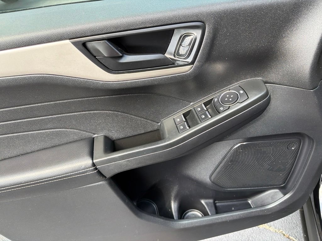Used 2022 Ford Escape SE FWD image 10