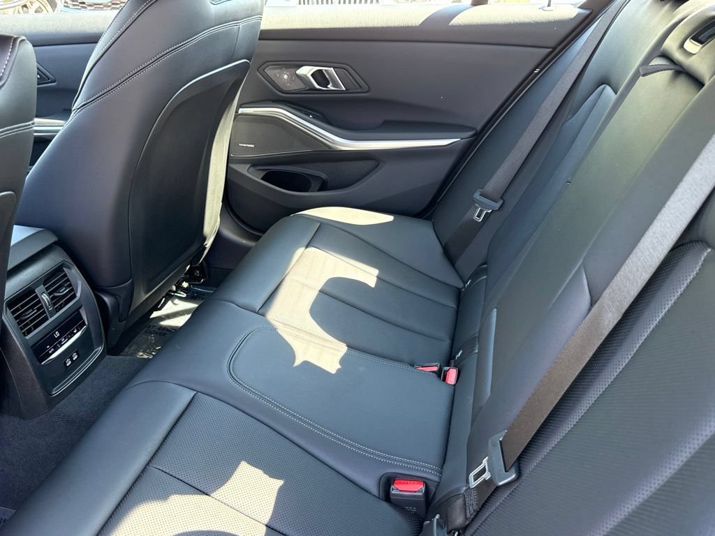 Used 2026 BMW 330i Sedan w/ Premium Package RWD image 31