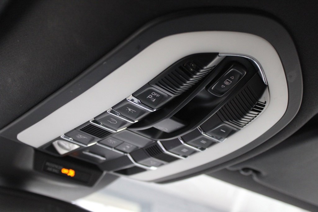 Certified 2017 Porsche Macan GTS image 34