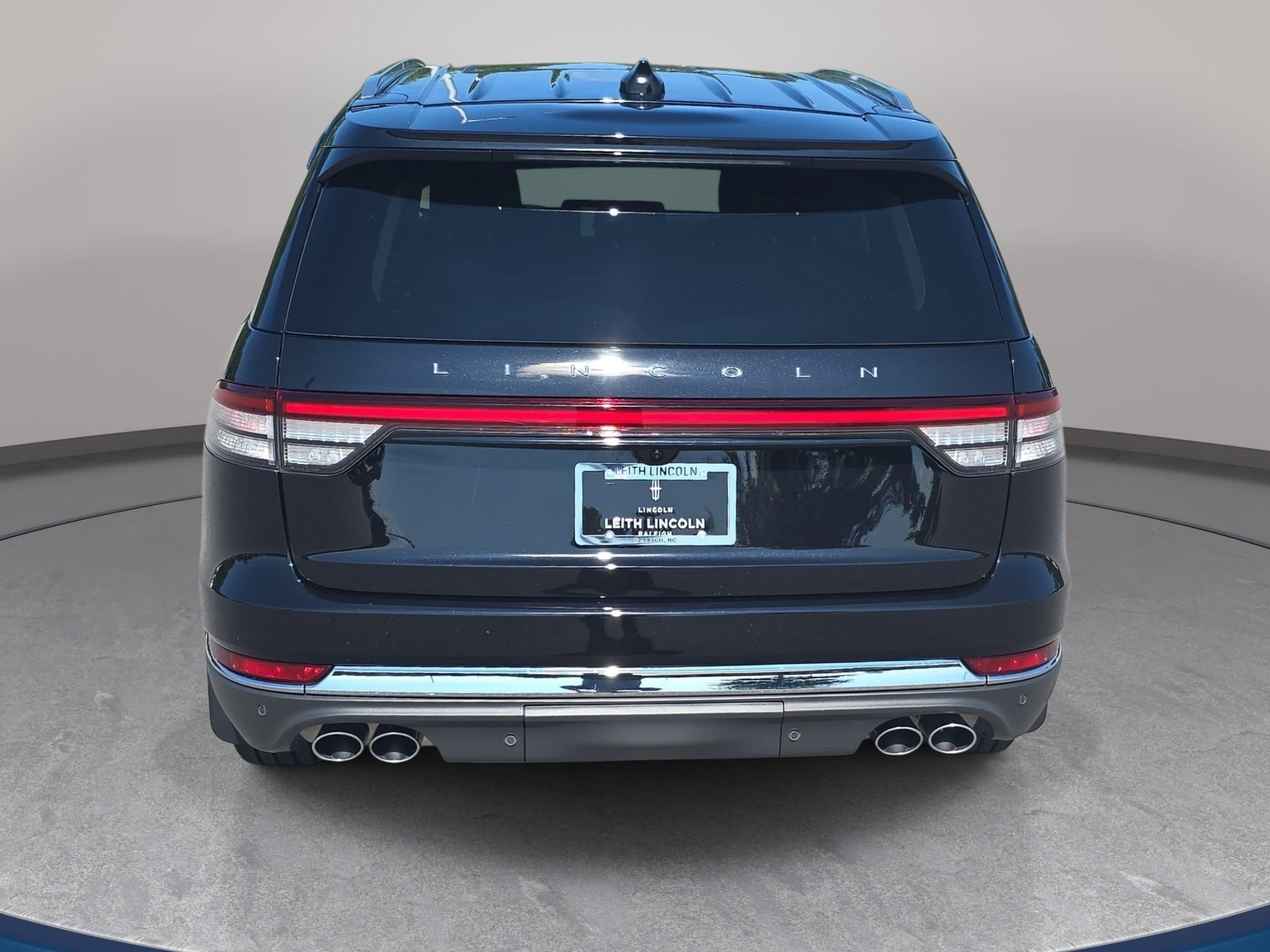Certified 2026 Lincoln Aviator Reserve AWD/4WD image 6