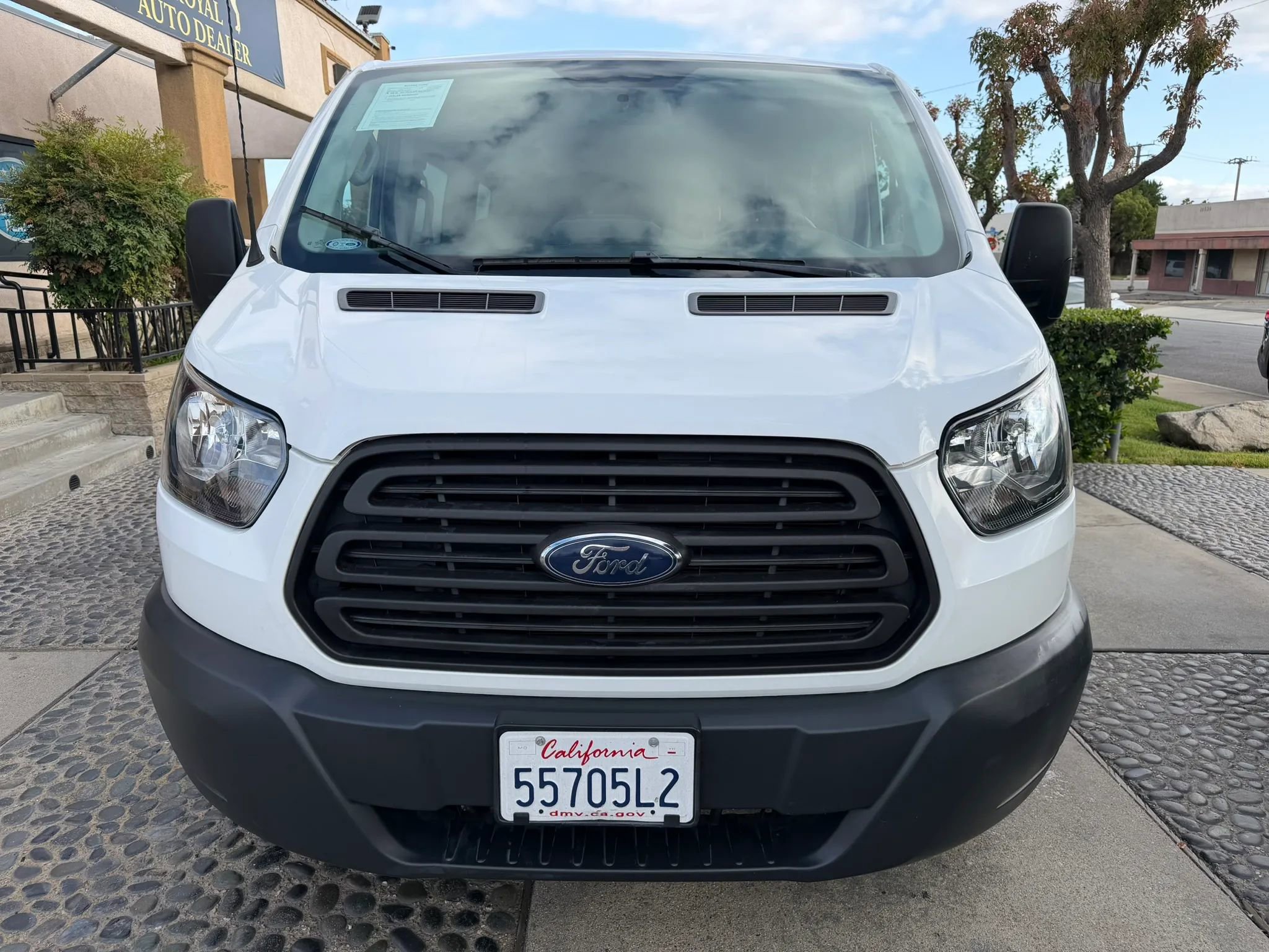 Used 2018 Ford Transit 150 XL RWD image 2