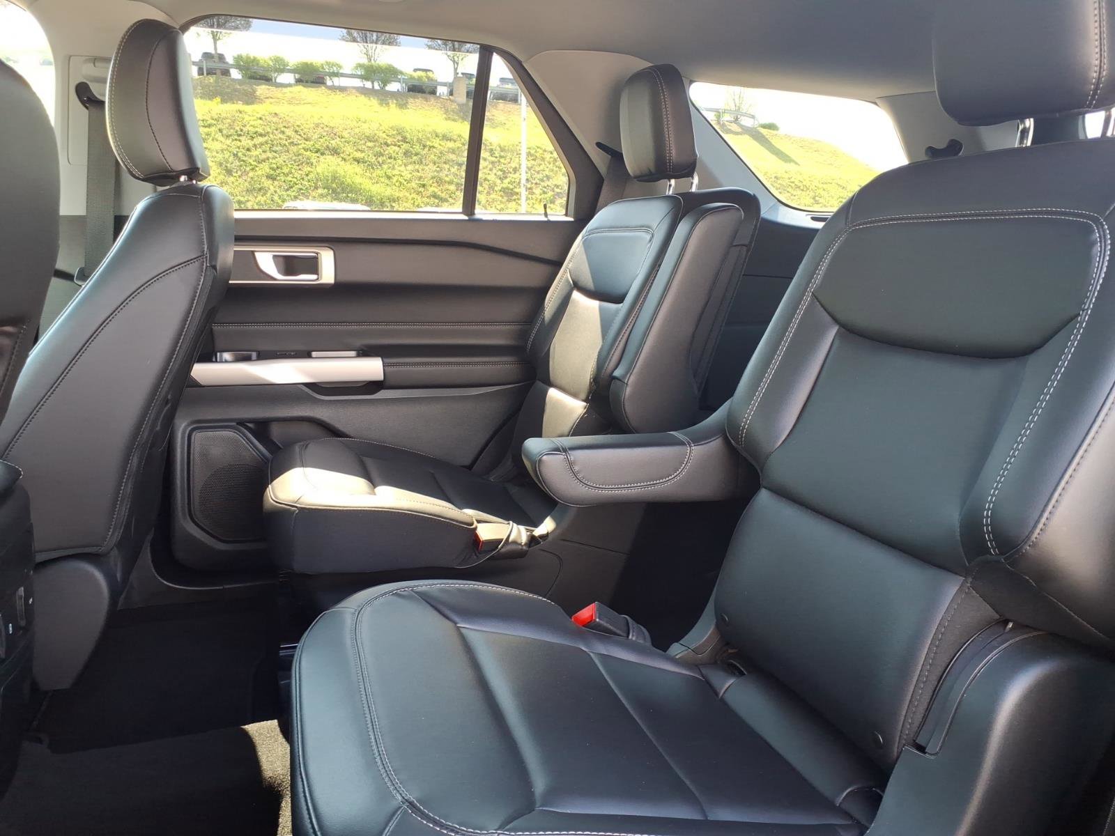 Used 2023 Ford Explorer XLT w/ Equipment Group 202A image 9