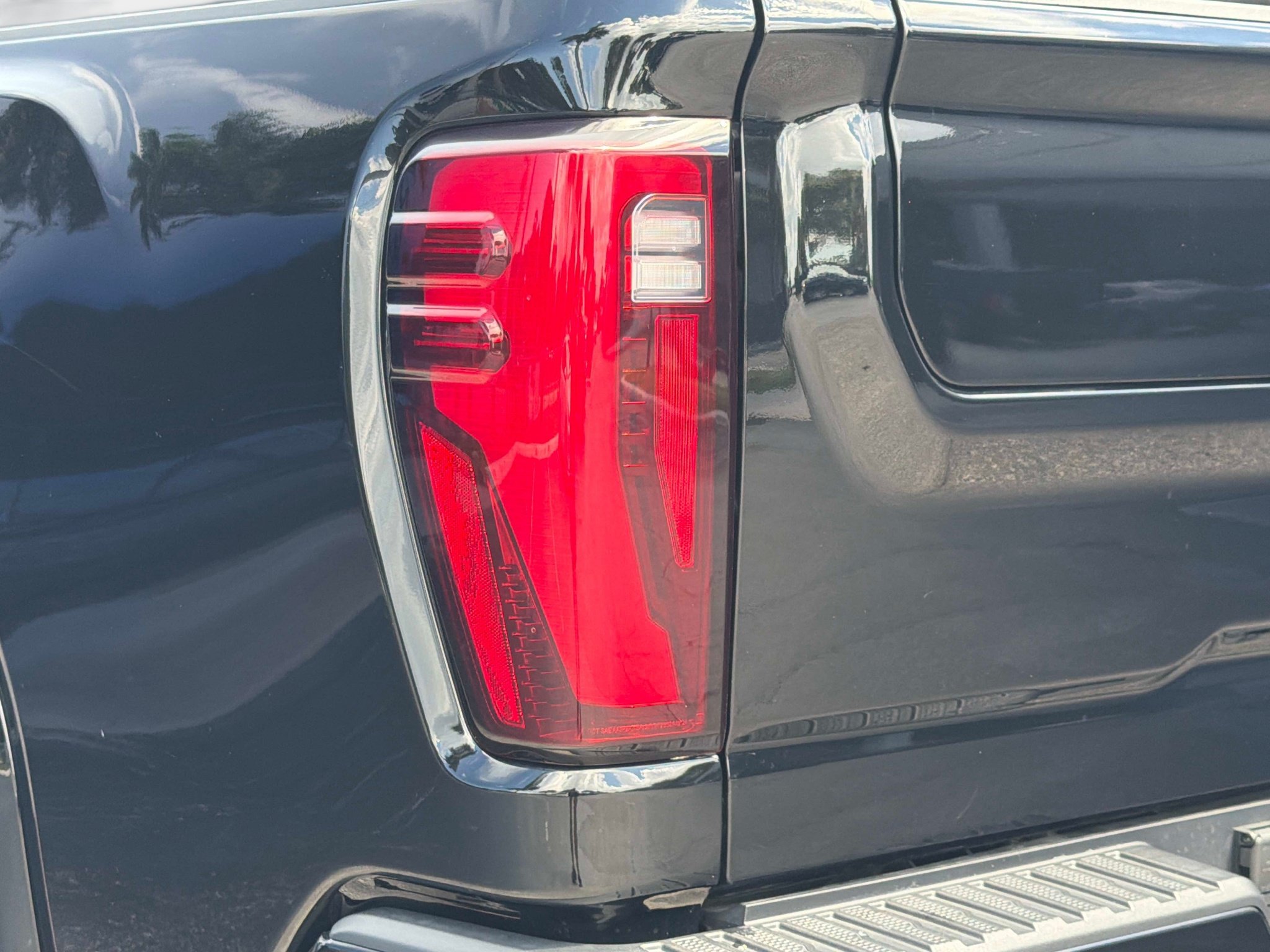 Used 2025 GMC Sierra 2500 Denali Ultimate w/ Max Trailering Package AWD/4WD image 7