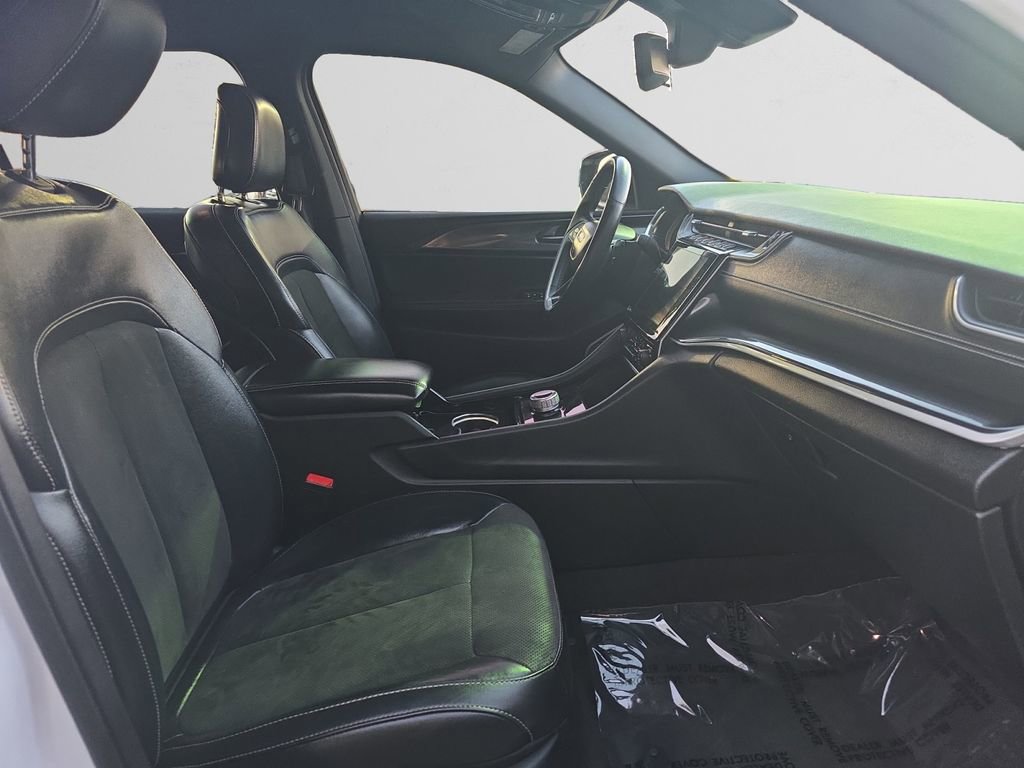 Used 2021 Jeep Grand Cherokee L Laredo image 16