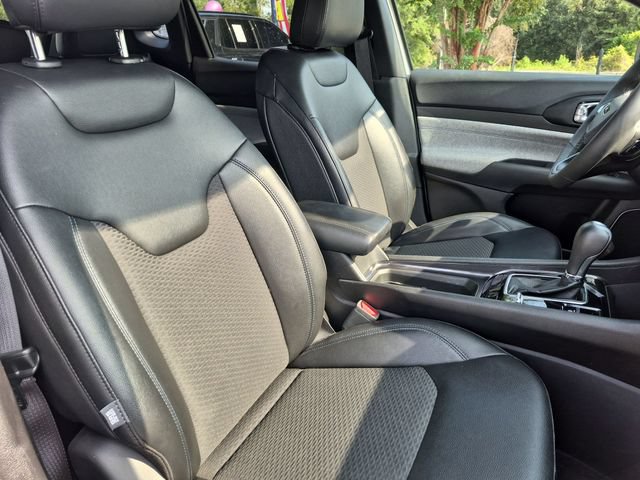 Used 2025 Jeep Compass Latitude AWD/4WD image 33