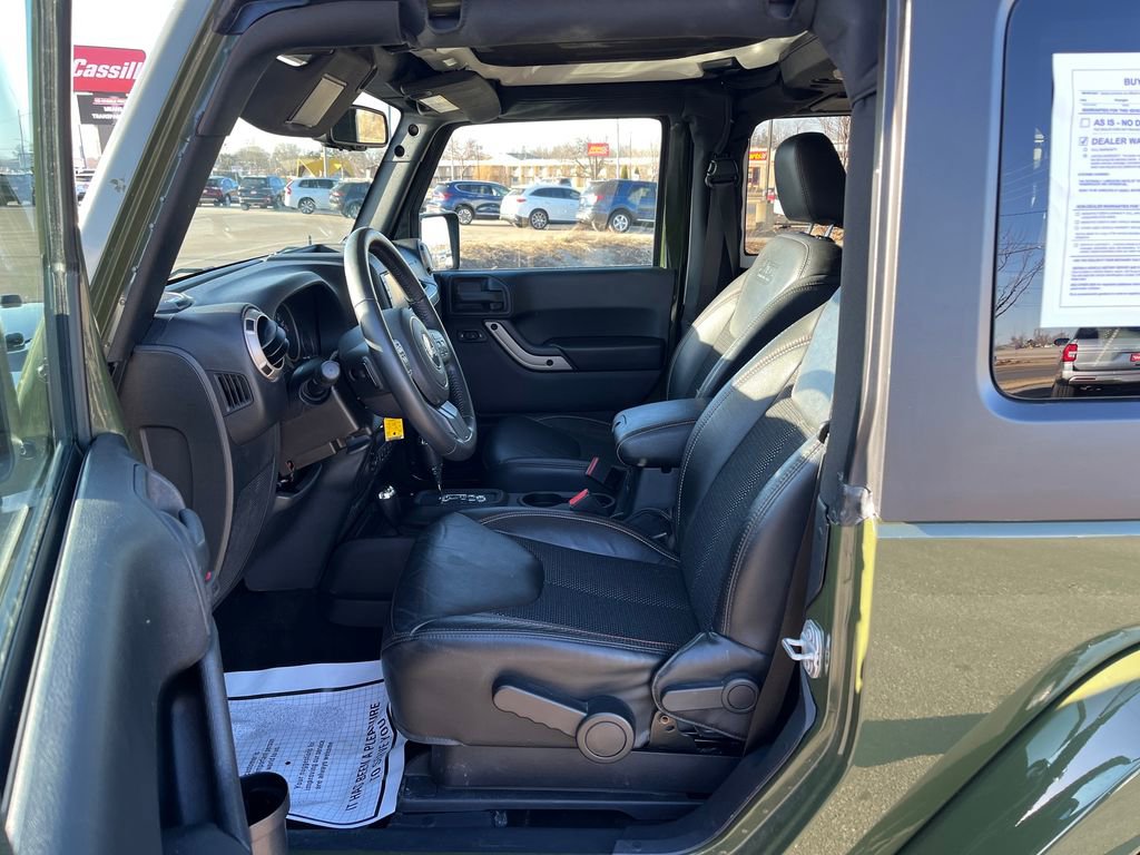 Used 2016 Jeep Wrangler Sahara image 12
