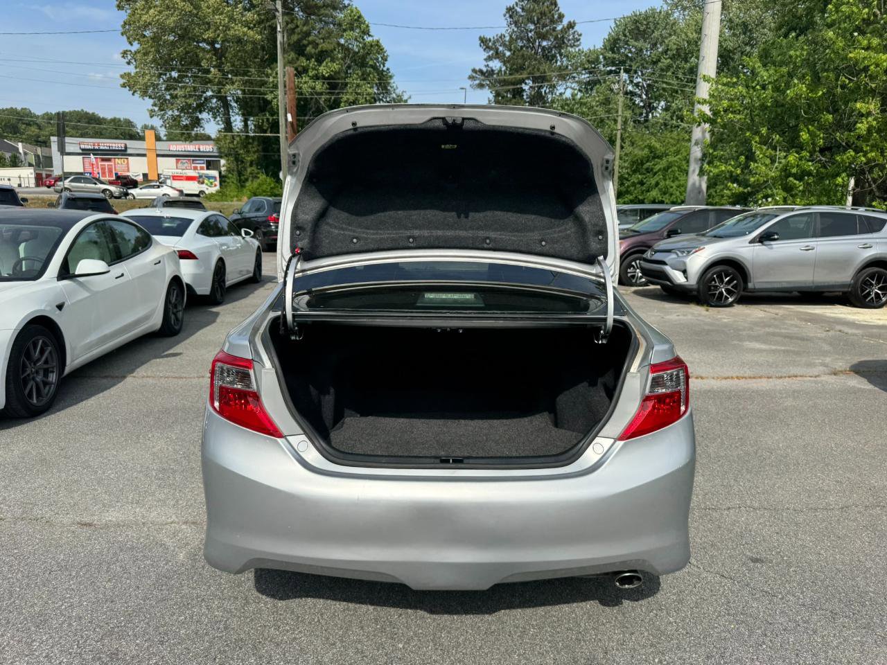 Used 2012 Toyota Camry SE w/ Convenience Pkg FWD image 30