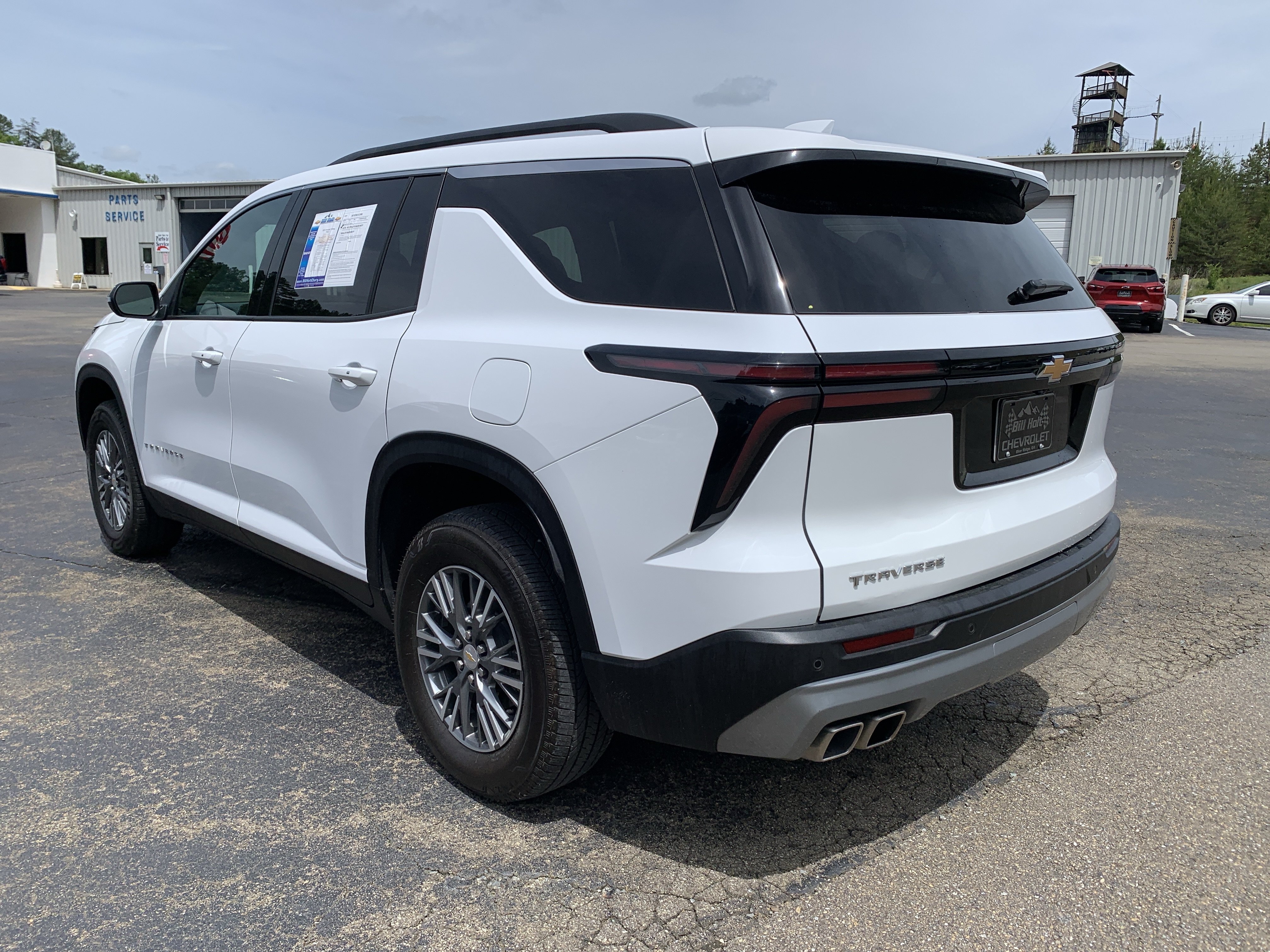 Used 2025 Chevrolet Traverse LT FWD image 13