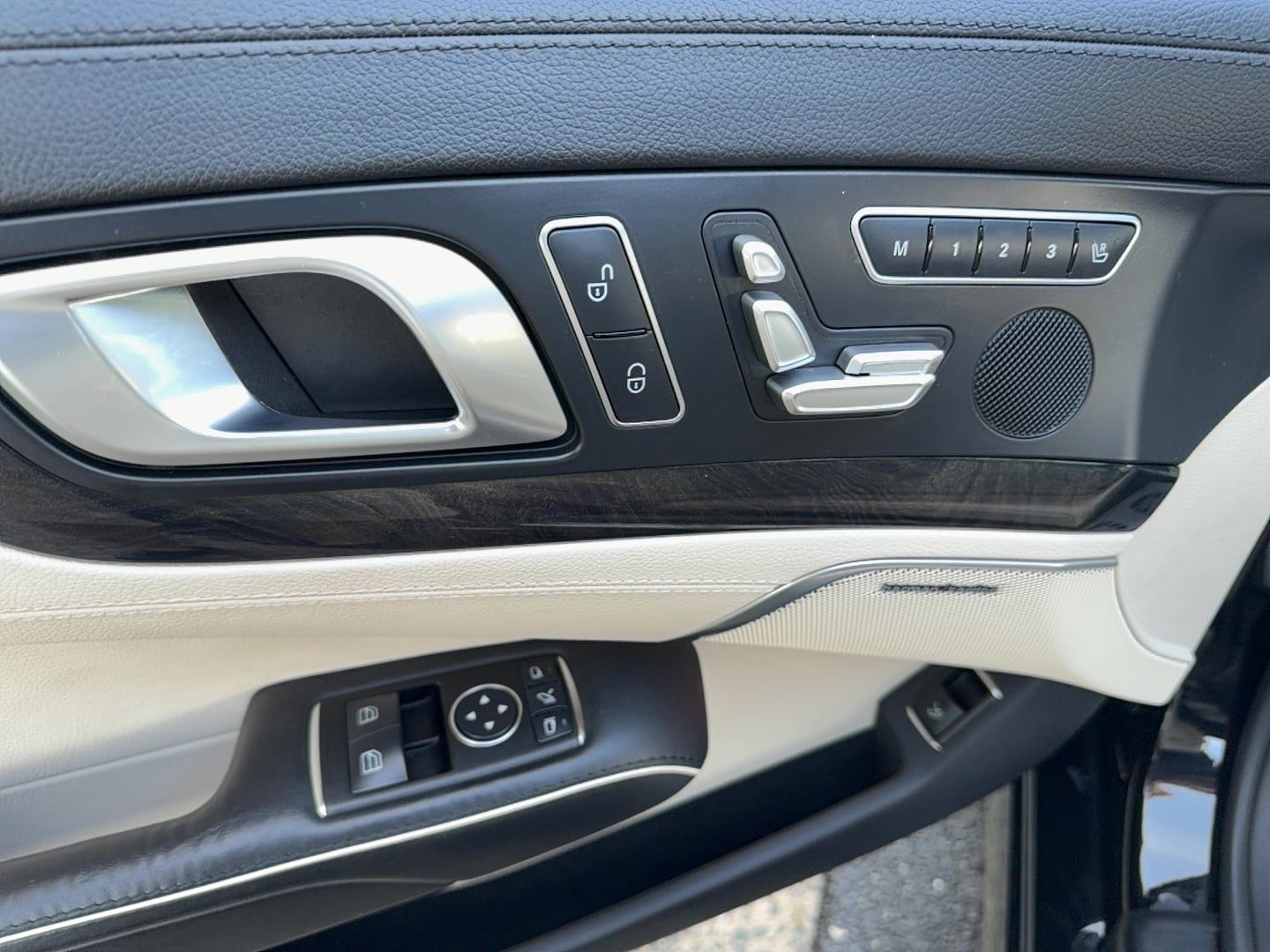 Used 2013 Mercedes-Benz SL 550 image 14