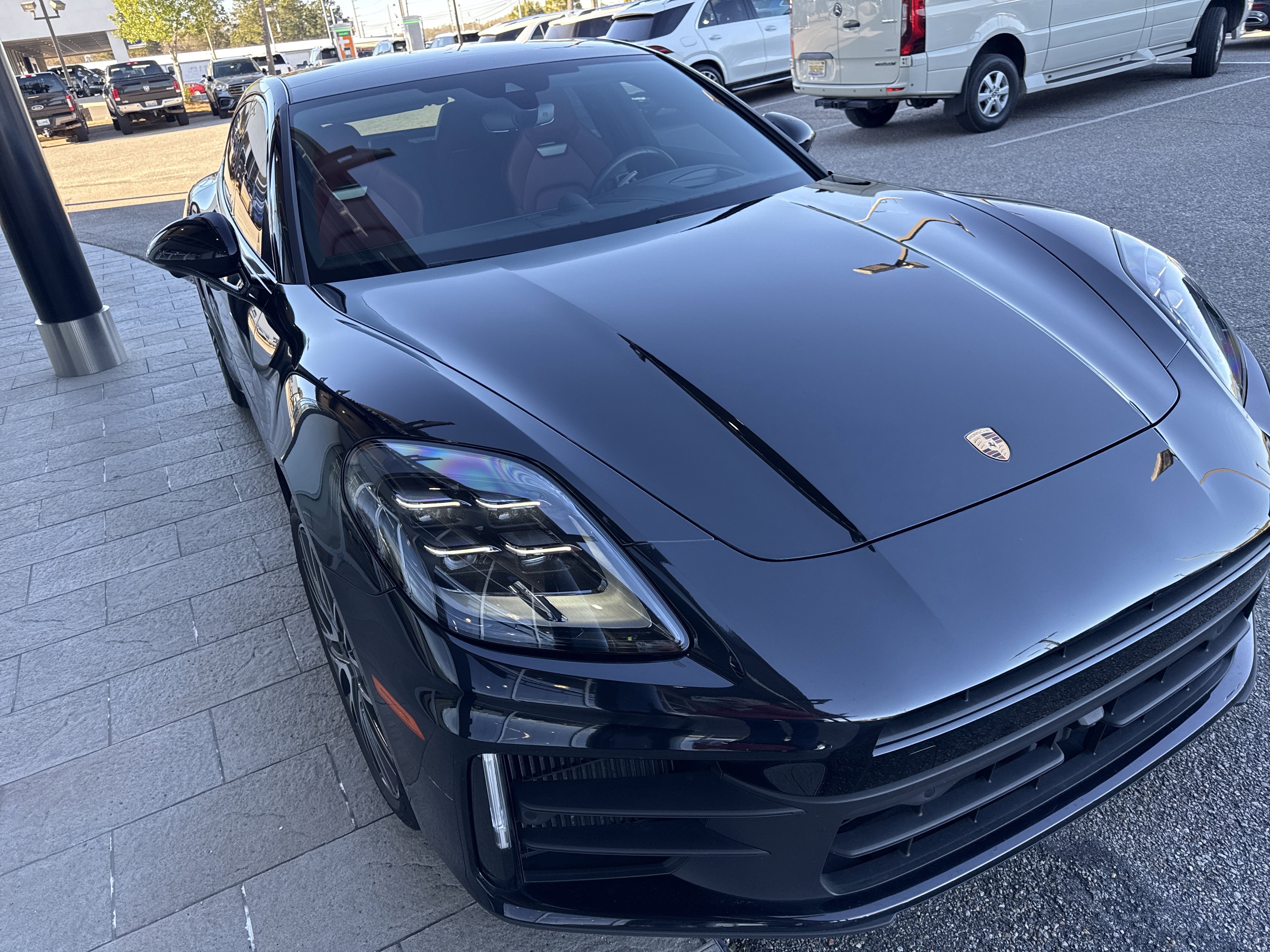 Used 2024 Porsche Panamera 4 image 3