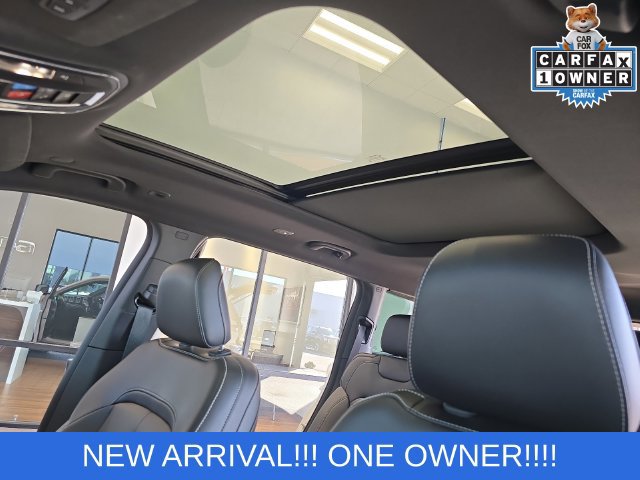 Used 2024 Jeep Grand Cherokee L Limited w/ Black Appearance Package AWD/4WD image 25