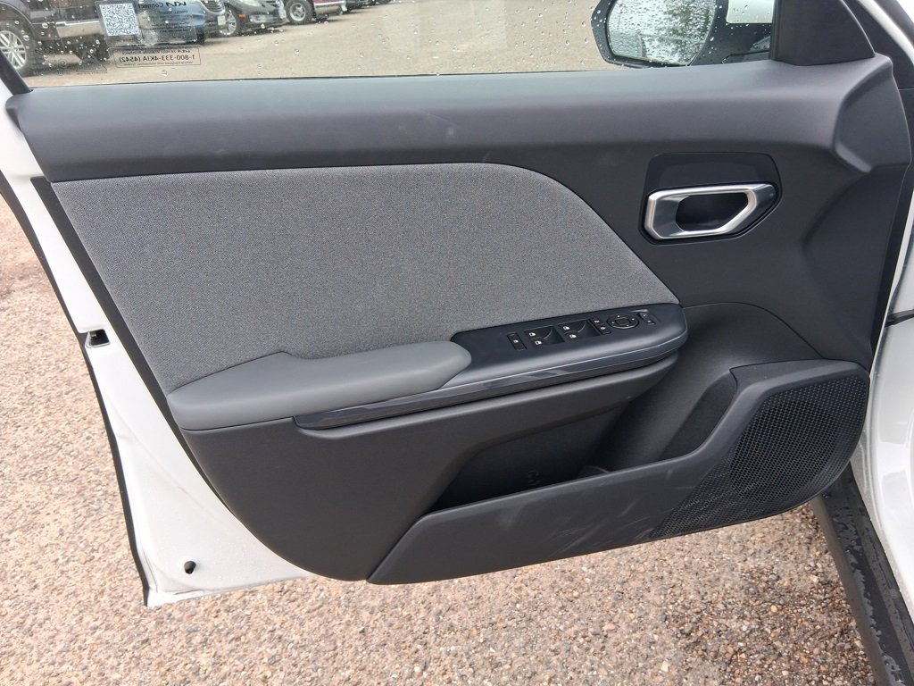 Used 2025 Kia K4 EX image 10