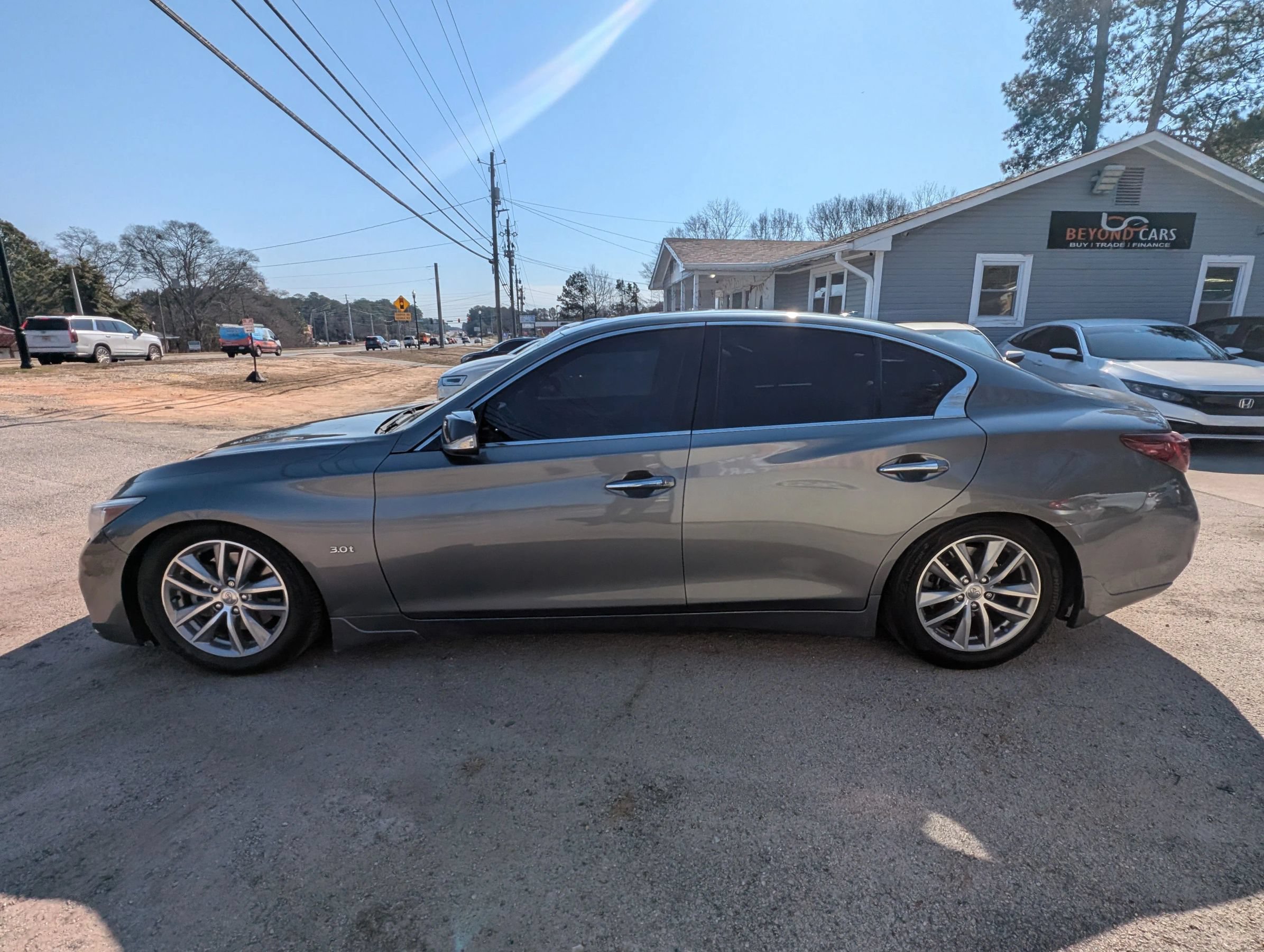 Used 2019 INFINITI Q50 Luxe w/ Essential Package (3.0T Luxe) RWD image 3